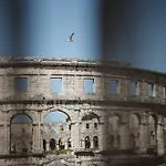 Scalierova 9 * Pula